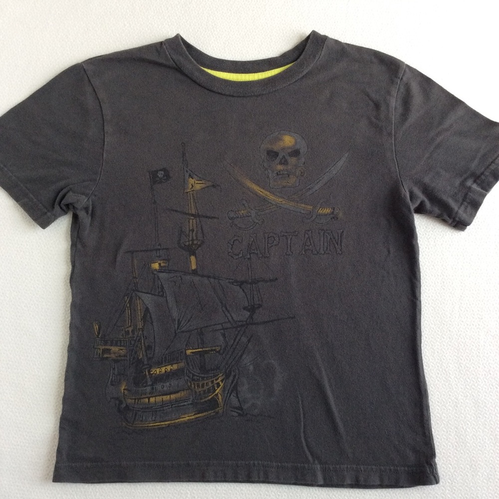 Charcoal Grey Distressed Pirate Graphic Tee Sz 6/7